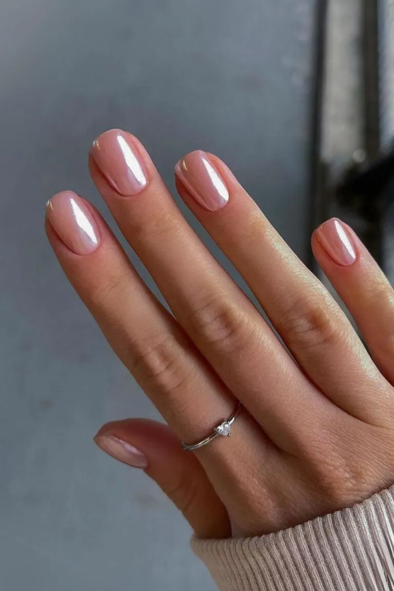 Elegant-neutral-chrome-nails