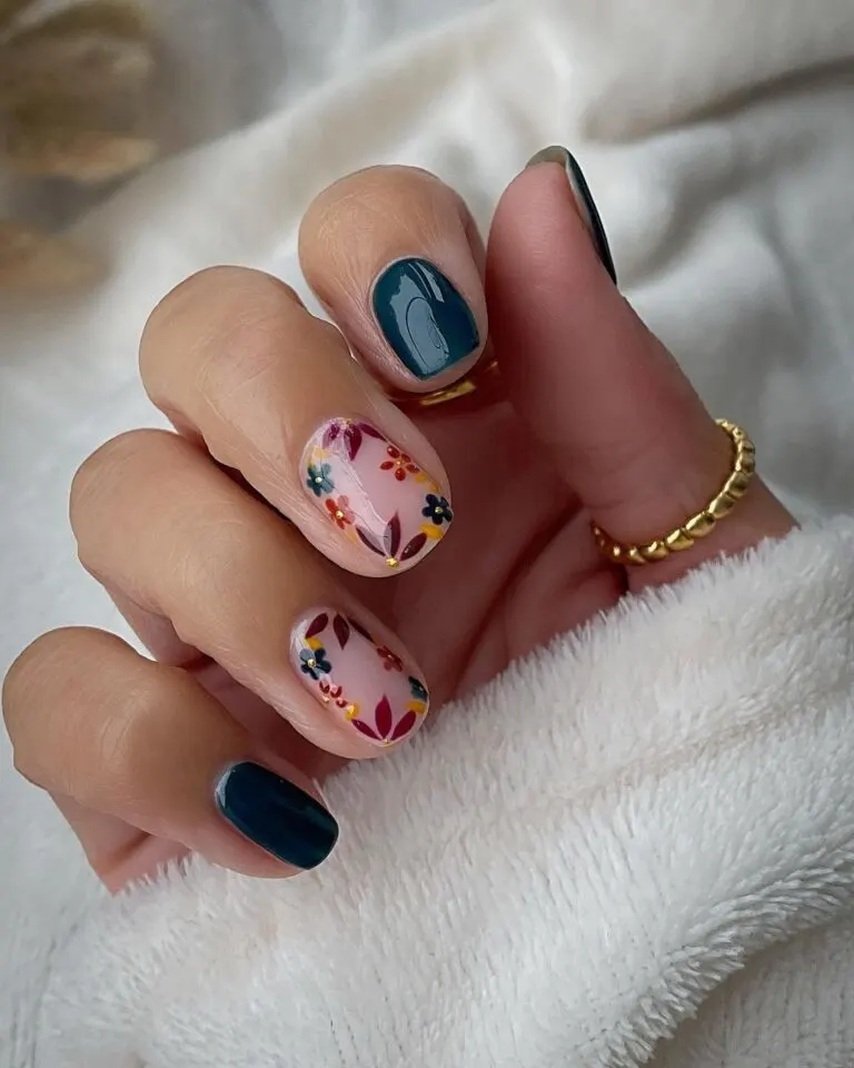 Green-floral-manicure-for-Thanksgiving
