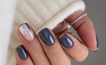 Grey-nails-with-glitter-accent-