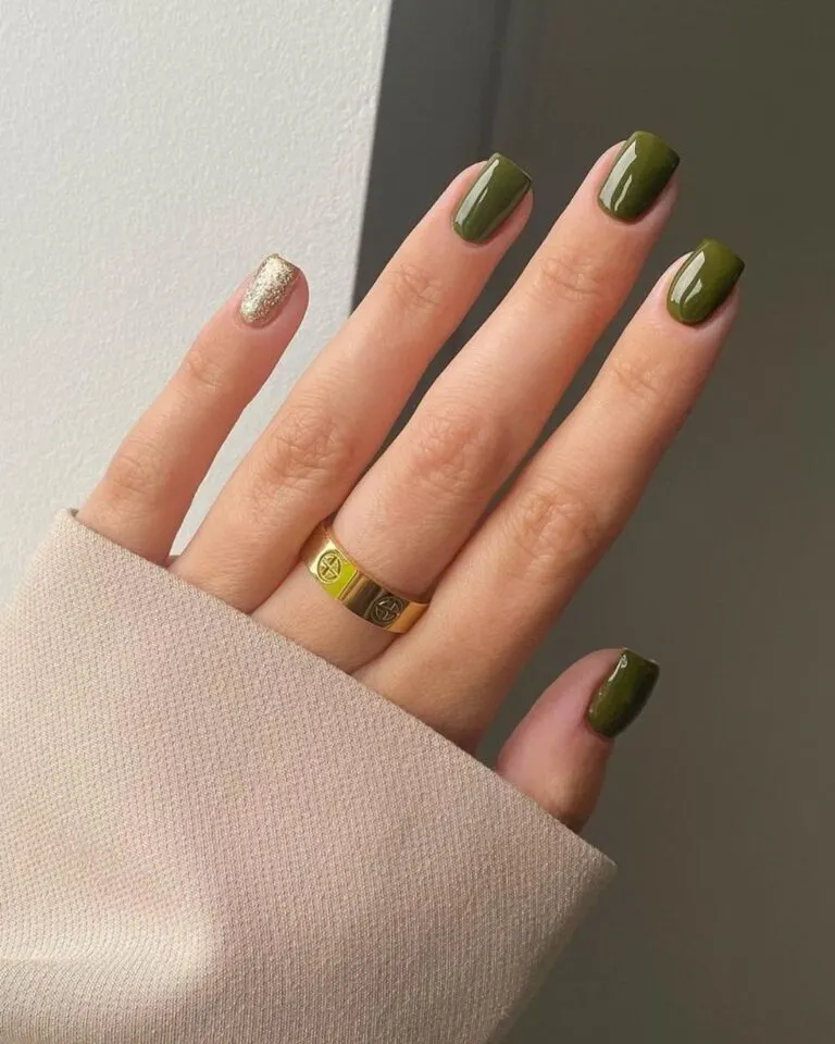 Olive-green-Thanksgiving-manicure-